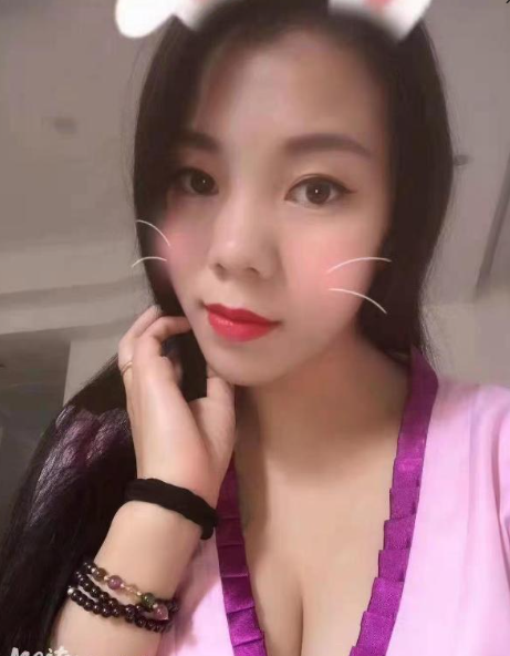 胸大温柔小姐姐